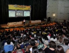 Imagem Palestrando no IV Fórum de Educação de Pernambuco